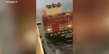 Nave da crociera urta due cargo in Germania, un momento dell'impatto