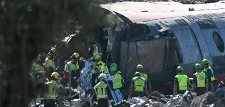 Spagna: Toledo, almeno 68 morti nello scontro tra due treni. La Farnesina: 'A bordo 5 italiani, 4 stanno bene. Dispersa una donna'