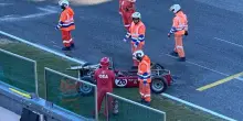 Gp storico F1, auto F.Ford tampona e si ribalta sul rettilineo del Mugello
