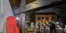 Tensioni e proteste in Polonia dopo la sospensione del presidente Corte costituzionale