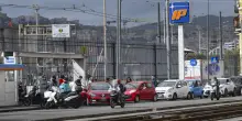 Prezzi carburanti in ribasso, benzina self a 2,012 euro