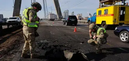 Ucraina; Merz a Kiev, colpito il ponte Nord durante la visita