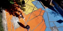A Parma una via del centro si colora con 'l'urbanismo tattico'