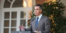Sanchez in conferenza stampa dopo l'approvazione dei decreti casa in cdm