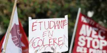 Proteste degli studenti in Francia, scontri al corteo a Parigi. Lecornu: 'Da settembre pi&ugrave; di mille feriti'