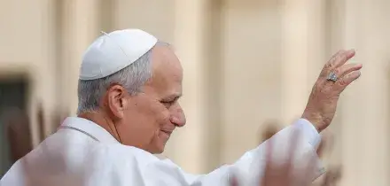 Il Papa, 'dal sesso alle fragilit&agrave;, rispondere alle domande delle famiglie'