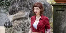 Ruba il cellulare alla figlia di Asia Argento e pubblica un video privato, denunciato