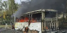 Raid russo a Kramatorsk: 33 morti, colpiti due autobus, sospeso il trasporto pubblico