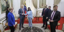 Venezuela, Delcy Rodr&iacute;guez fonde Esteri e Commercio estero in un solo ministero