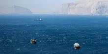 Wsj, 'Forzato il blocco navale, gli Usa sparano contro imbarcazione vicino all'Iran
