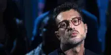 Fabrizio Corona aggredito e rapinato sotto casa sua a Milano