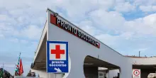 Bimbo di un anno e mezzo travolto dall'auto della nonna in retromarcia, &egrave; morto