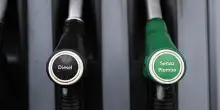 Mimit, carburanti in rialzo, benzina self a 1,968 euro, diesel a 2,161