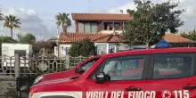 Cede balcone di un'abitazione, quattro persone ferite nel Napoletano