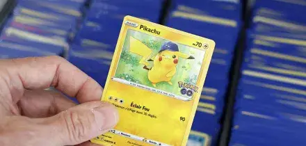 Carte Pok&eacute;mon da record, pensionato inglese le vende all'asta e diventa milionario