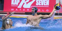 Pallanuoto: la Pro Recco in costume e calottina per le strade di Tokyo