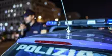Aggredisce una donna e investe due persone a Reggio Emilia, arrestato