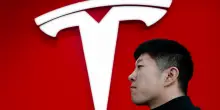 Wsj, Tesla valuta vendita attivit&agrave; cinesi per possibile fusione con SpaceX