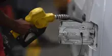 Codacons, su carburanti a luglio e agosto stangata da 10,8 miliardi