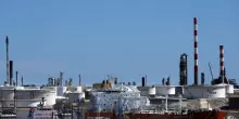 Il petrolio chiude in calo a New York, Wti torna sotto i 70 dollari al barile
