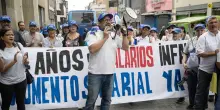 Protesta dei sindacati per chiedere l'aumento del salario minimo in Venezuela
