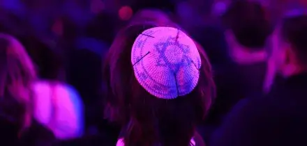 Spray e calci a un turista che indossa la kippah, denunciato 31enne a Roma