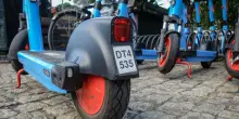Milano revoca autorizzazione a monopattini 'Bird', sono senza targa