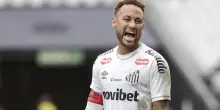 Virale un video di Neymar che litiga con tifosi e dirigenti avversari