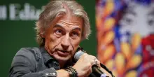 Ligabue presenta 'Fuori e dentro il borgo' nella sua Correggio