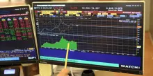 Lo spread tra Btp e Bund apre piatto a 77 punti base