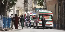 'Almeno 14 bambini morti nel crollo di un tetto in Pakistan'