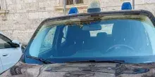 Accoltellata alle spalle da uno sconosciuto, grave una 20enne