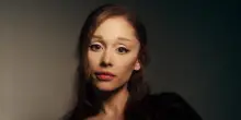 Ariana Grande si ferma per un anno dopo il tour, cancellato il debutto nel West End