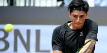 Tennis: Cin&agrave; fuori al primo turno a Shanghai, vince Molcan in 3 set