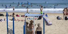 Malore in spiaggia sotto il solleone, muore una anziana ad Agropoli