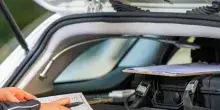 Milano chiede il ritorno delle multe cartacee sul parabrezza delle auto
