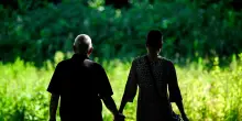 Cresce il divario nelle pensioni: alle donne in media 1.048 euro, agli uomini 1.506