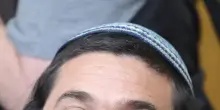 Deputato di estrema destra israeliano distrugge monumento palestinese vicino Nablus