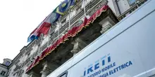 Ordinanza a Torino, porte chiuse nei negozi con il condizionatore acceso