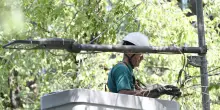 Ocse, salari reali torneranno a calare dello 0,9% nel 2026