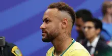Calcio:Neymar si prende una pausa dal pallone per giocare a poker, tifosi lo criticano