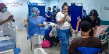 Venezuela: medici e infermieri affrontano l'emergenza con stipendi sotto un dollaro