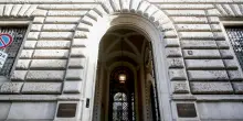 Mps sale in Borsa (+0,85%) dopo il rilancio di Intesa (+0,8%)