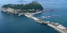 Dopo il terremoto ai Campi flegrei scoppia un incendio nel carcere minorile di Nisida