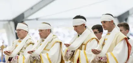 Lefebvriani consacrano i nuovi vescovi, &egrave; scisma