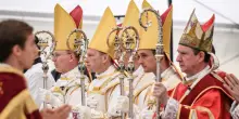 I Lefebvriani ordinano quattro vescovi, &egrave; scisma con Roma