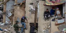 Venezuela allo stremo sotto l'acqua, tra la disperazione e gli sciacalli