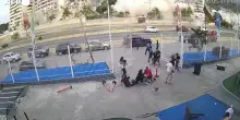 La violenza del sisma in Venezuela ripresa da una telecamera di sicurezza
