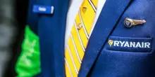 Paura su volo Ryanair in Grecia, passeggero rischia di essere risucchiato