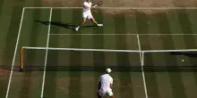 Wimbledon: in campo Sinner-Djokovic 2-0 (6-4, 6-4) 4-2 nel terzo set DIRETTA